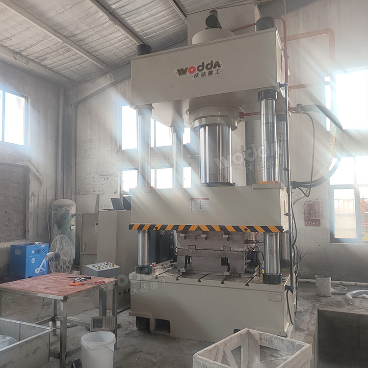 630吨石英石水槽液压机客户现场 630吨石英石水槽液压机客户现场