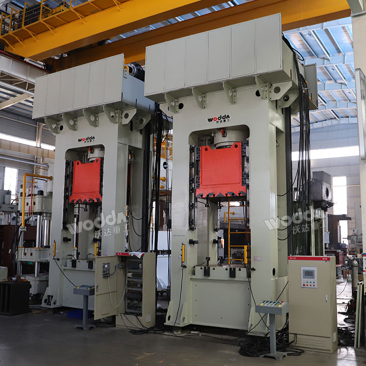 630吨框架式液压机 630吨框架式液压机