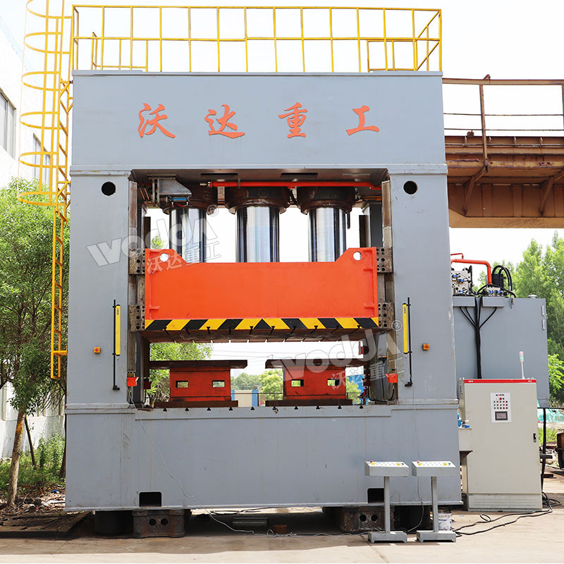 2000吨复合材料成型液压机 2000吨复合材料成型液压机