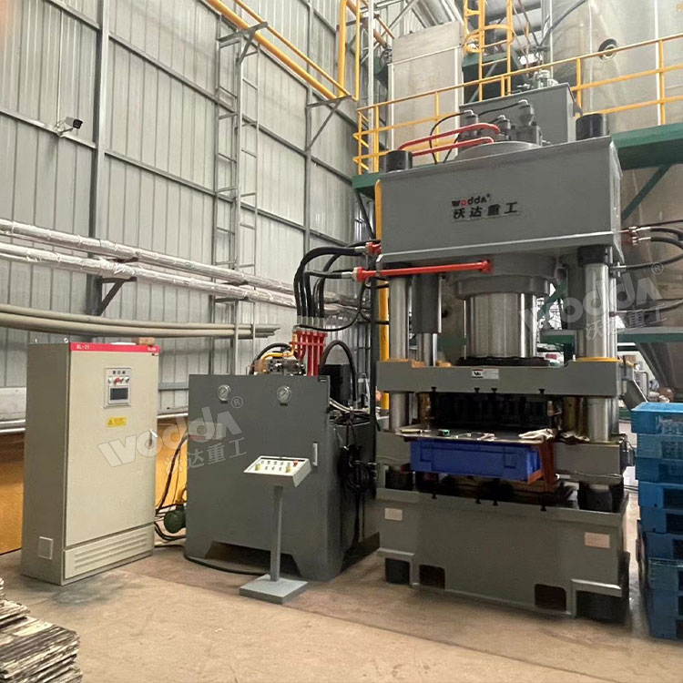 630吨全自动粉末压块机 630吨全自动粉末压块机