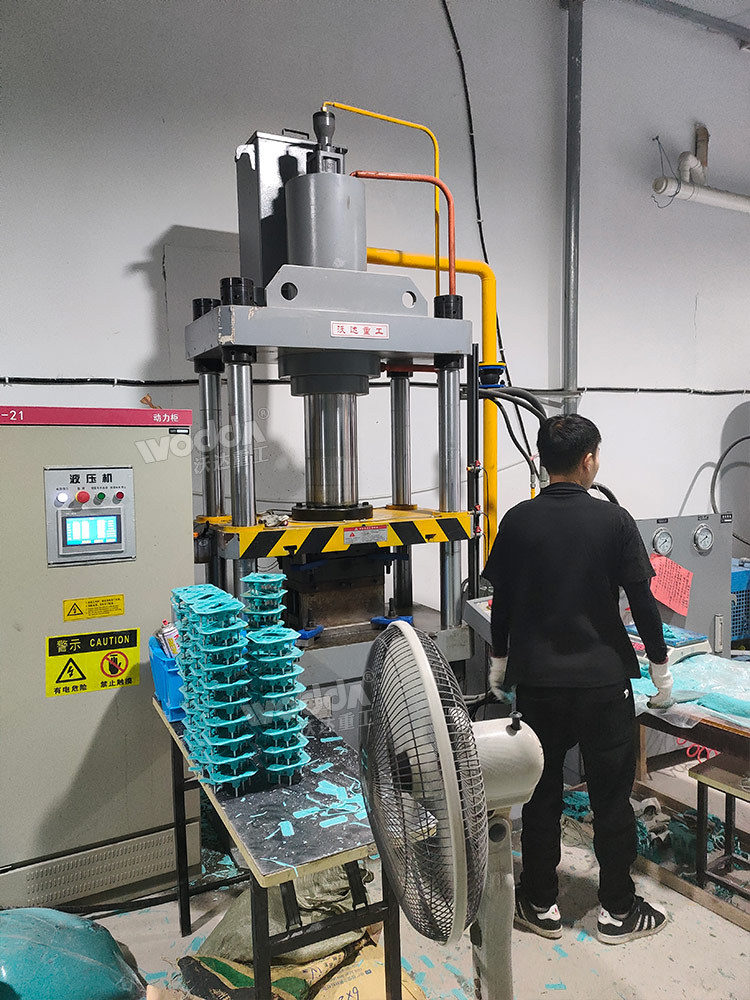 125吨电机接线端子热压成型机 125吨电机接线端子热压成型机