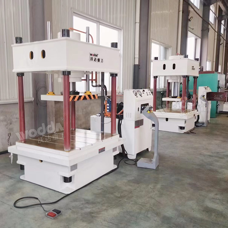 100吨二梁四柱液压机调试 100吨二梁四柱液压机调试