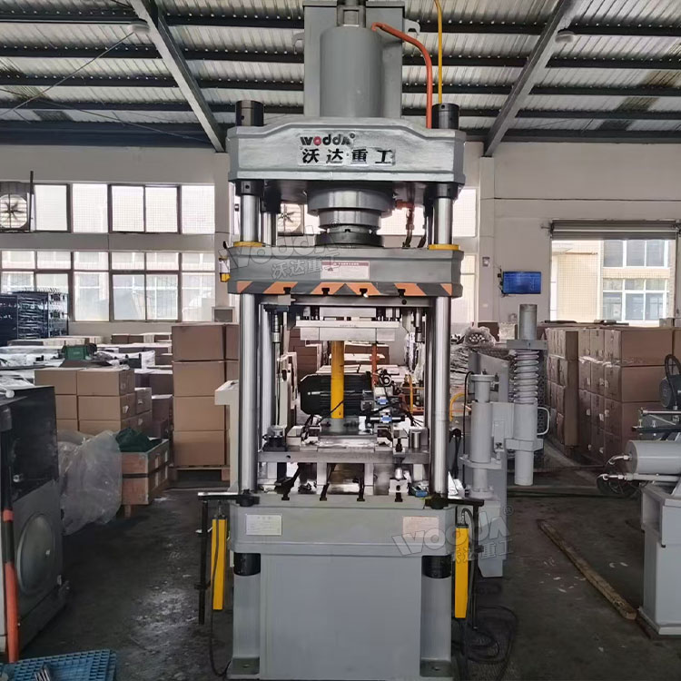 100吨三梁四柱液压机 100吨三梁四柱液压机