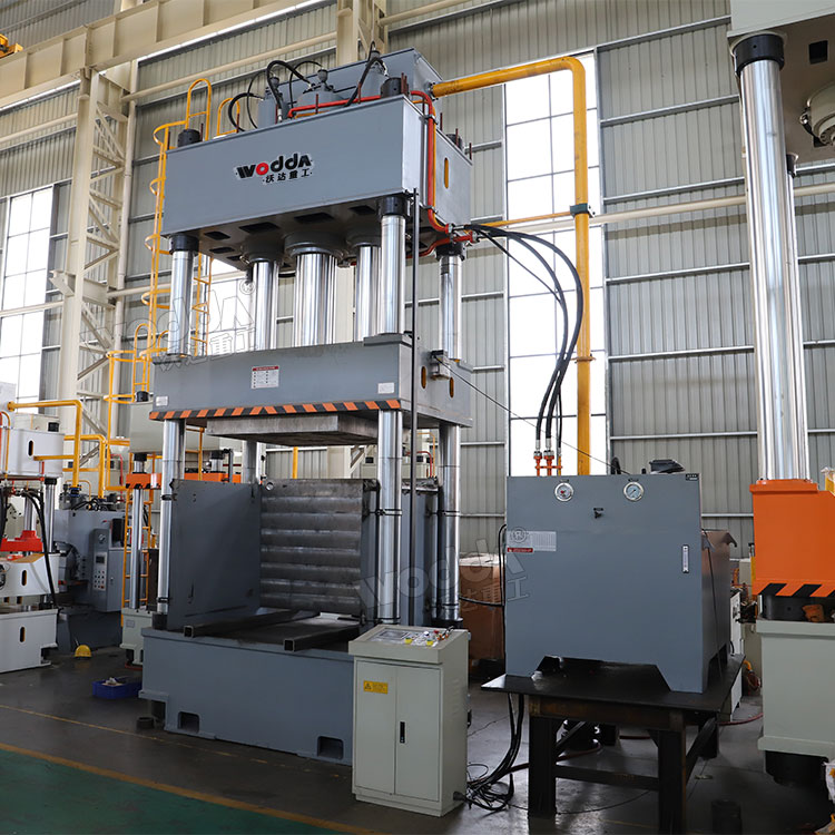 630吨矿石破碎液压机 630吨矿石破碎液压机