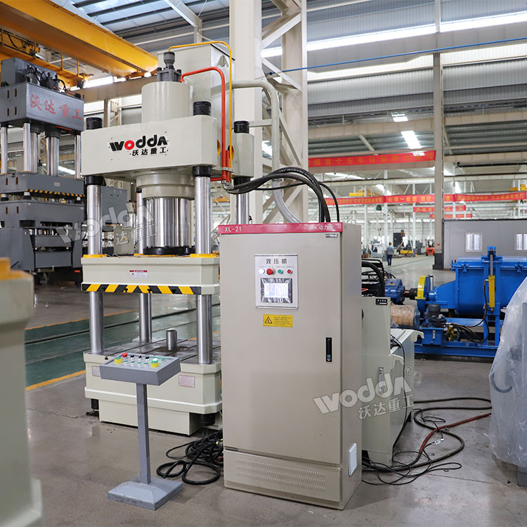 315吨三梁四柱液压机 315吨三梁四柱液压机