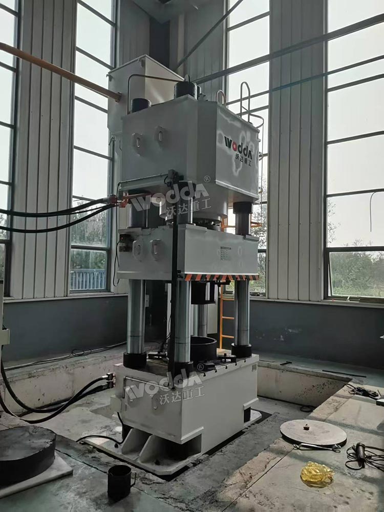 1000吨伺服四柱液压机 1000吨伺服四柱液压机