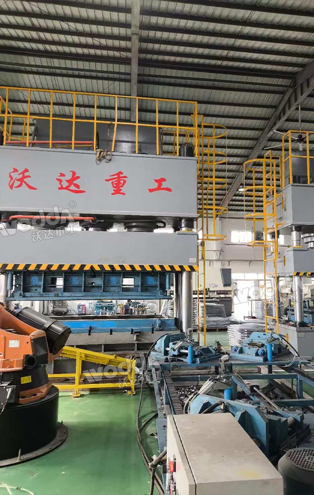 1500吨不锈钢水箱板液压机现场 1500吨不锈钢水箱板液压机现场