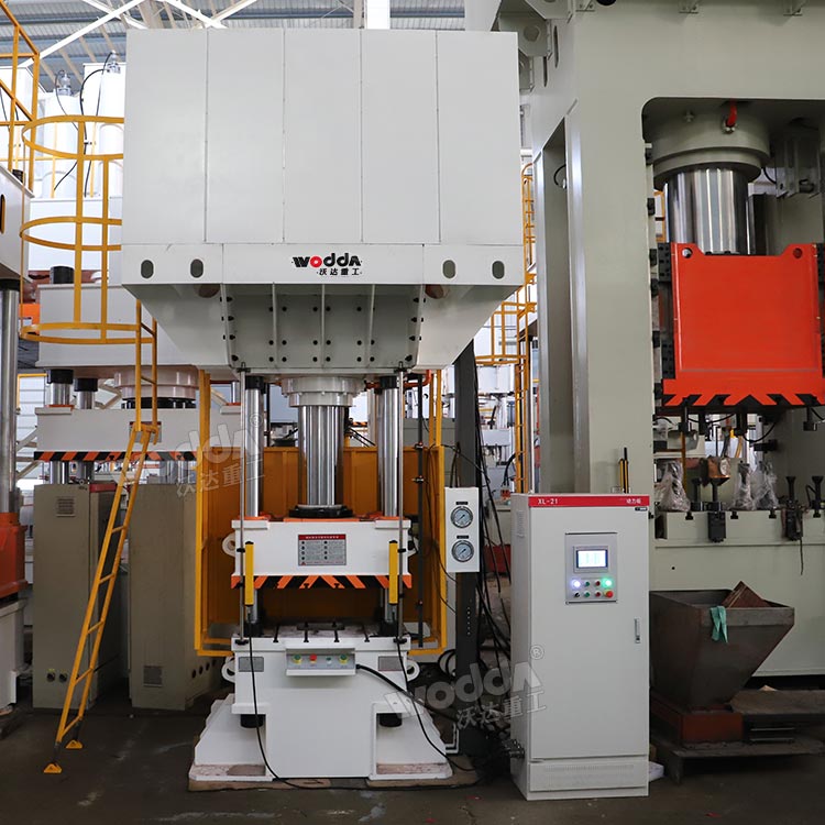 200吨四柱液压机 200吨四柱液压机