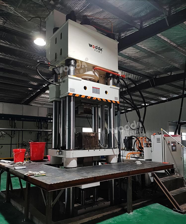 800吨四柱液压机 800吨四柱液压机