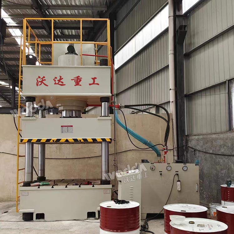 630吨三梁四柱液压机调试 630吨三梁四柱液压机调试