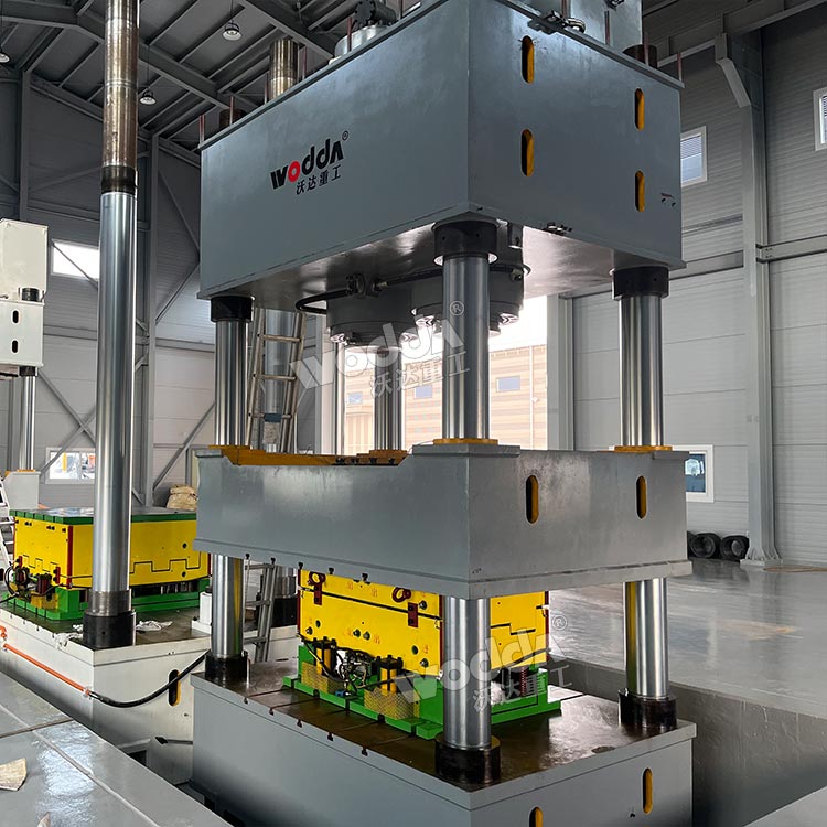 1000吨三梁四柱液压机 1000吨三梁四柱液压机