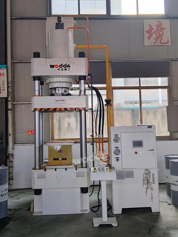 315吨防弹头盔成型液压机 315吨防弹头盔成型液压机