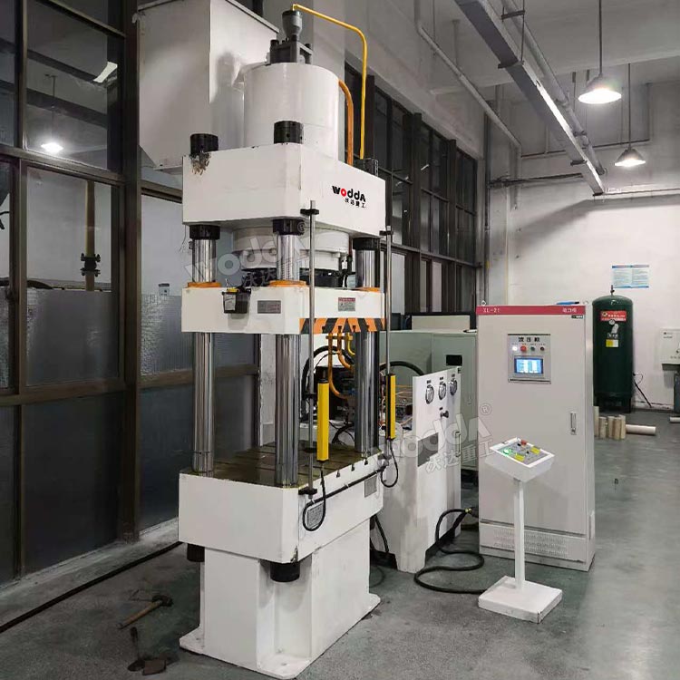 315吨伺服液压机 315吨伺服液压机