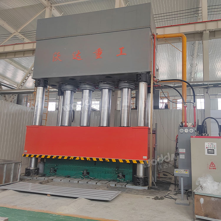 玻璃钢防腐板成型液压机现场.jpg 玻璃钢防腐板成型液压机现场.jpg