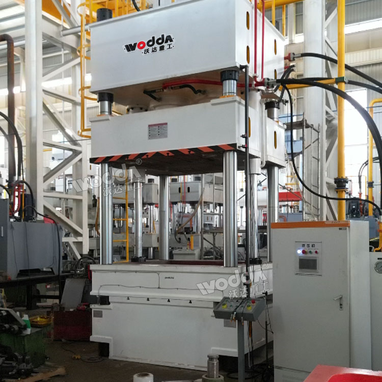 500吨蛭石板液压机车间调试 500吨蛭石板液压机车间调试