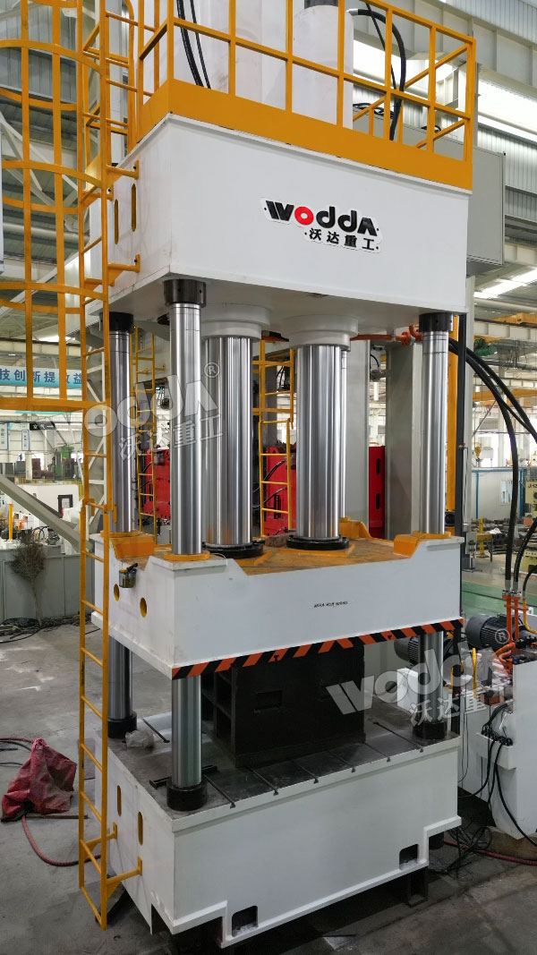 500吨四柱液压机车间实物 500吨四柱液压机车间实物