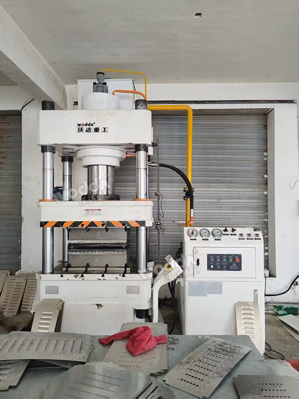 315吨不锈钢地沟盖板成型液压机 315吨不锈钢地沟盖板成型液压机