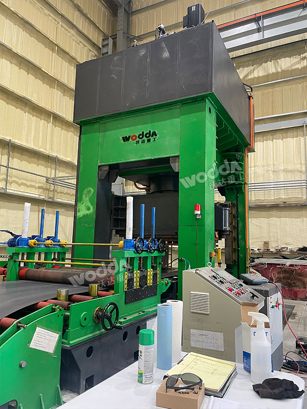 1000吨框架式液压机现场试机 1000吨框架式液压机现场试机