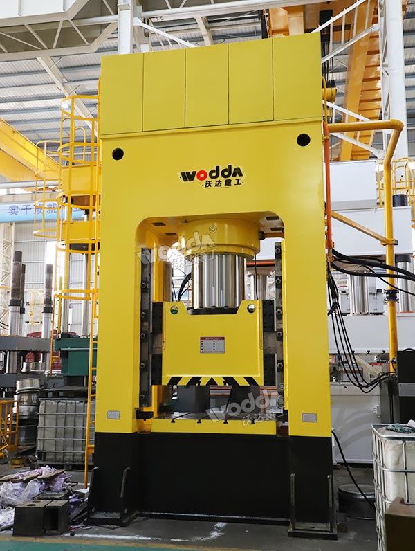 1000吨框架式液压机.jpg 1000吨框架式液压机.jpg