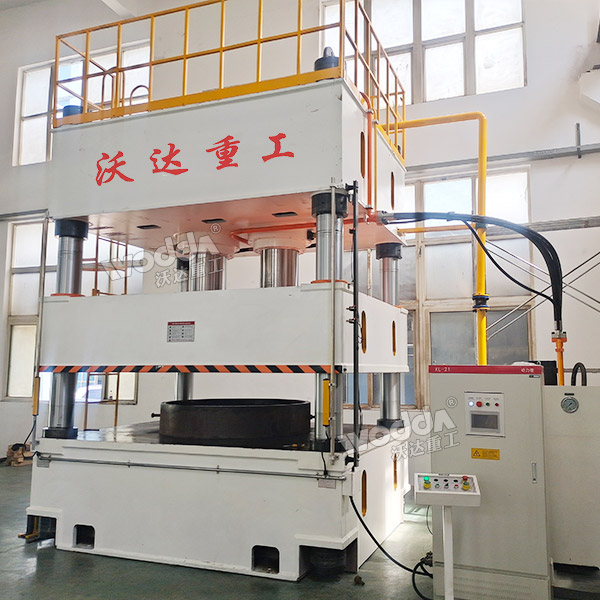 800吨复合材料成型液压机 800吨复合材料成型液压机