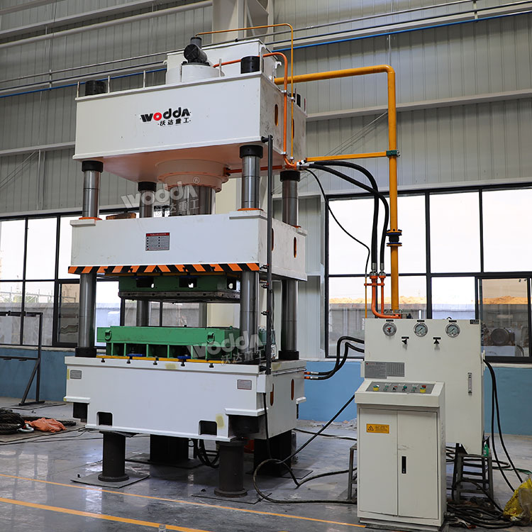 630吨四柱液压机 630吨四柱液压机