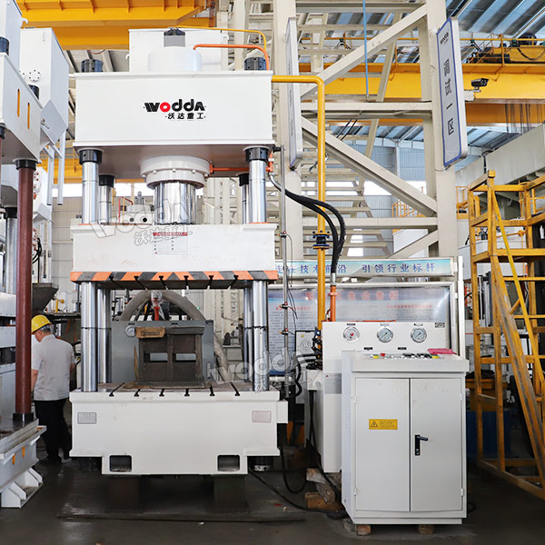 315吨四柱液压机 315吨四柱液压机