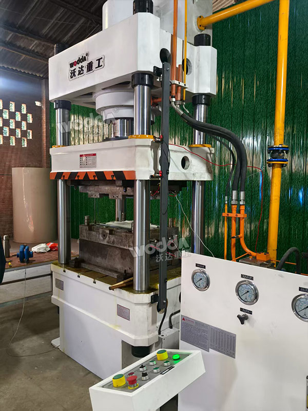 伺服315吨四柱液压机 伺服315吨四柱液压机