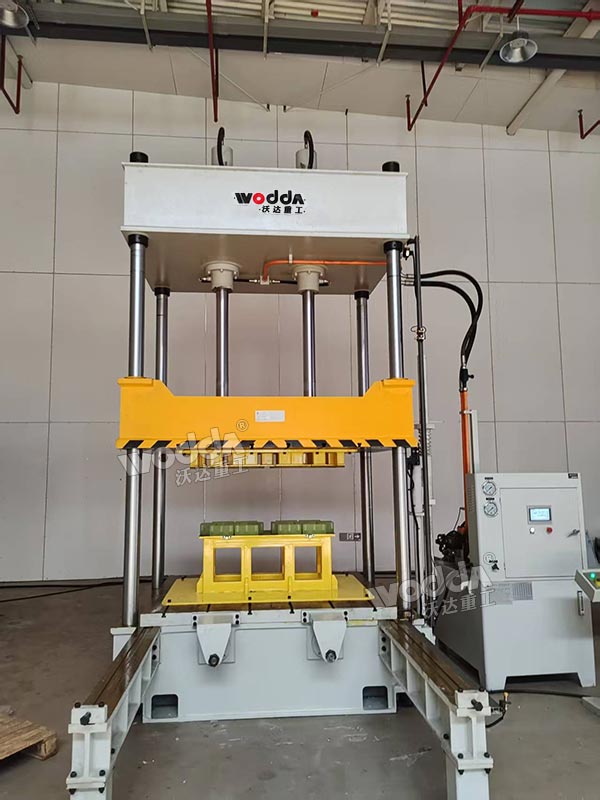 80吨四柱液压机 80吨四柱液压机