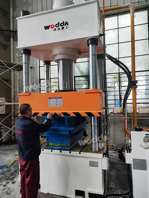 315吨不锈钢水箱板液压机 315吨不锈钢水箱板液压机