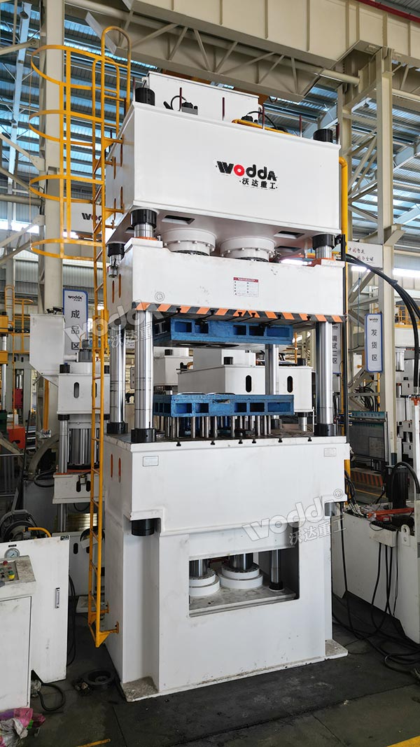 630吨不锈钢水槽拉伸液压机.jpg 630吨不锈钢水槽拉伸液压机.jpg