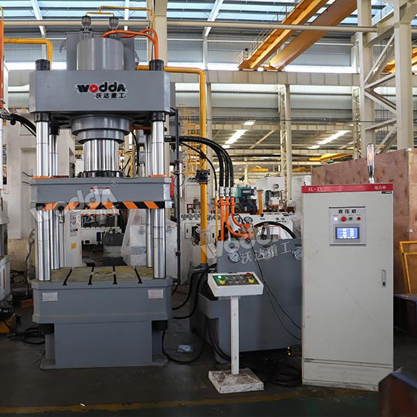 315吨四柱液压机 315吨四柱液压机