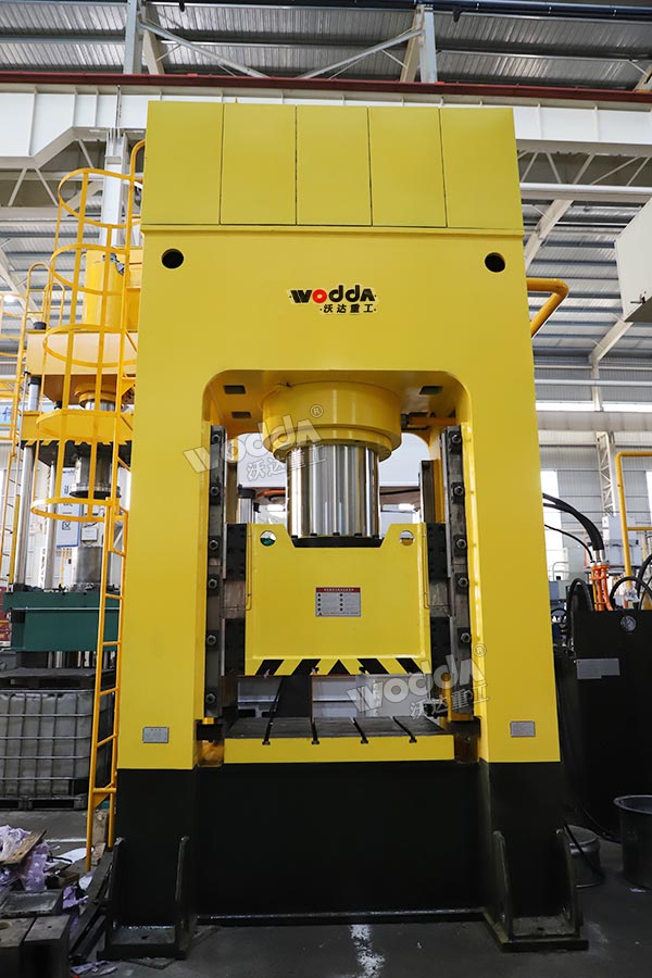 1000吨油压机 1000吨油压机