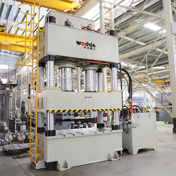 1000吨四柱液压机 1000吨四柱液压机