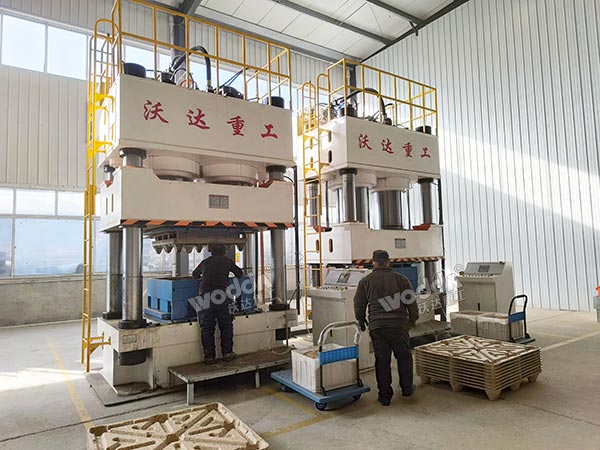 木屑托盘液压机.jpg 木屑托盘液压机.jpg