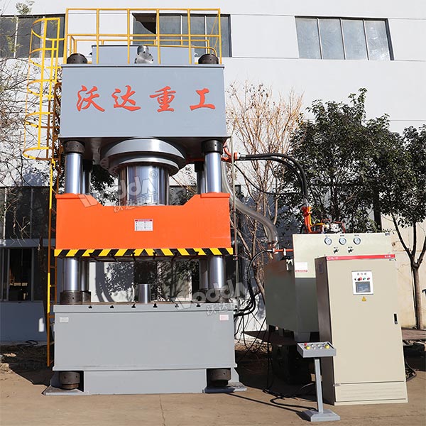 2000吨四柱液压机 2000吨四柱液压机