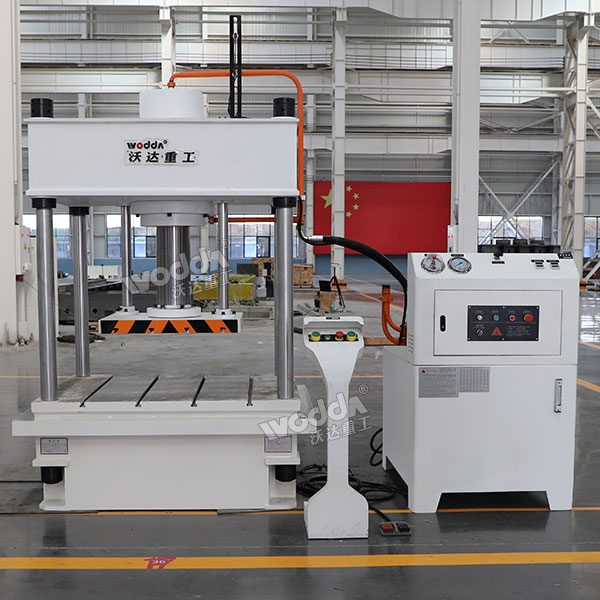 200吨四柱液压机 200吨四柱液压机