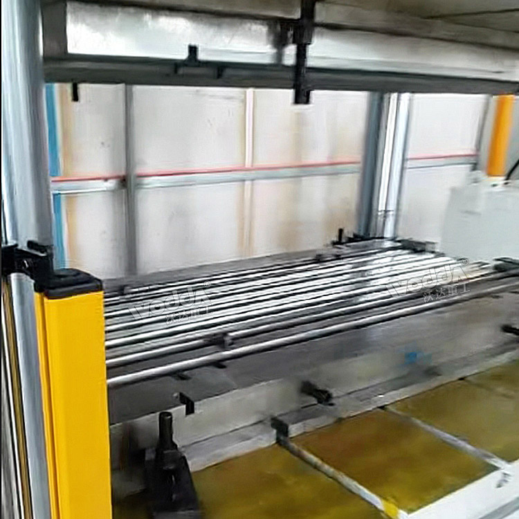 630吨四柱液压机冲压波纹板成型 630吨四柱液压机冲压波纹板成型