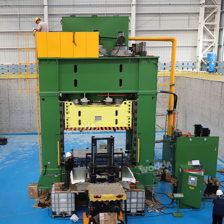 3000吨汽车液冷板成型液压机.jpg 3000吨汽车液冷板成型液压机.jpg