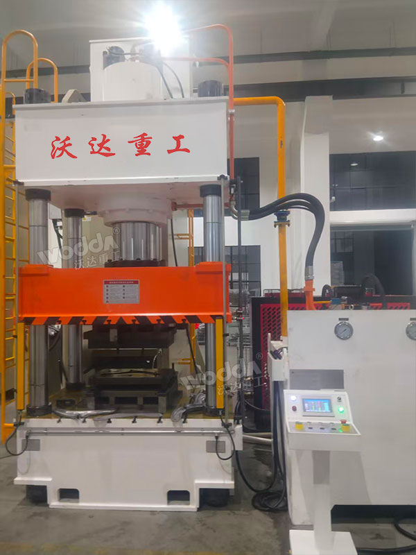 400吨汽车配件成型液压机现场 400吨汽车配件成型液压机现场