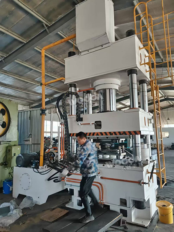 500吨四柱液压机现场 500吨四柱液压机现场