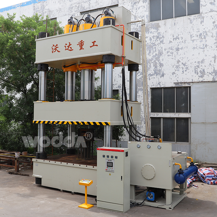 1800吨三梁四柱液压机 1800吨三梁四柱液压机